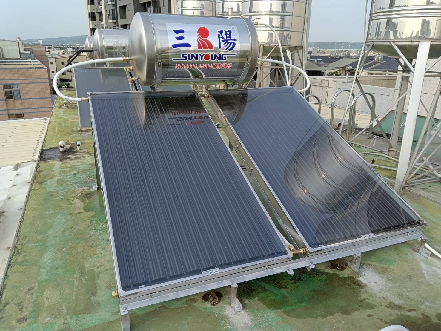太陽能熱水器
