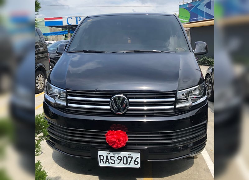 賓士休旅車