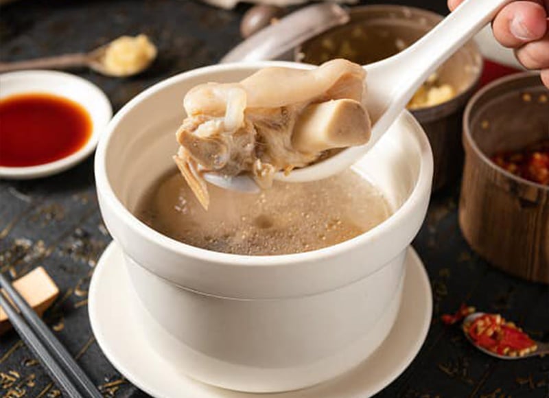 王記膠元湯店內美食