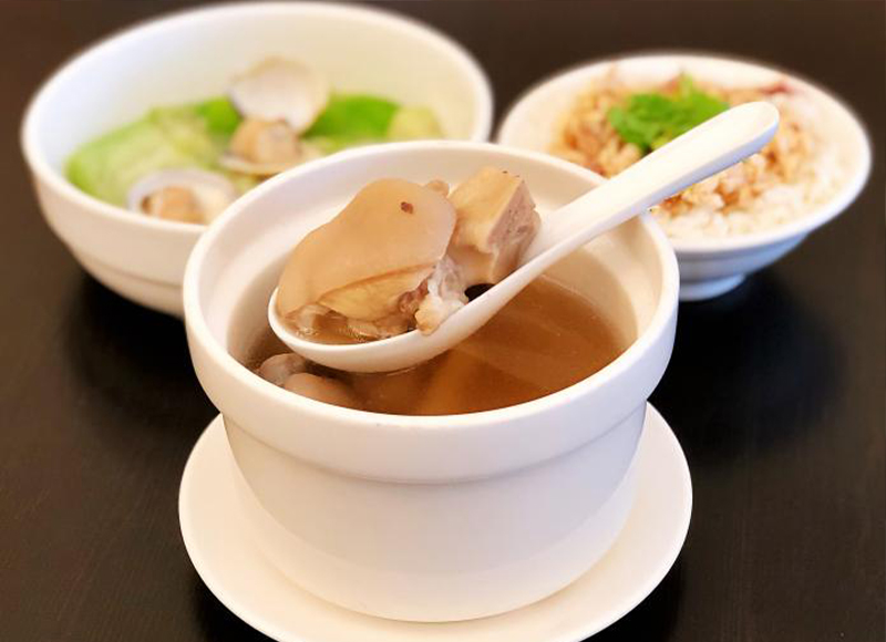 王記膠元湯店內美食