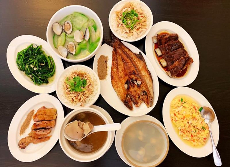 王記膠元湯店內美食