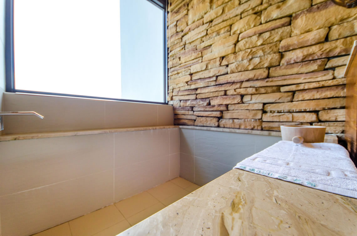 二樓203黃金大稻四人房