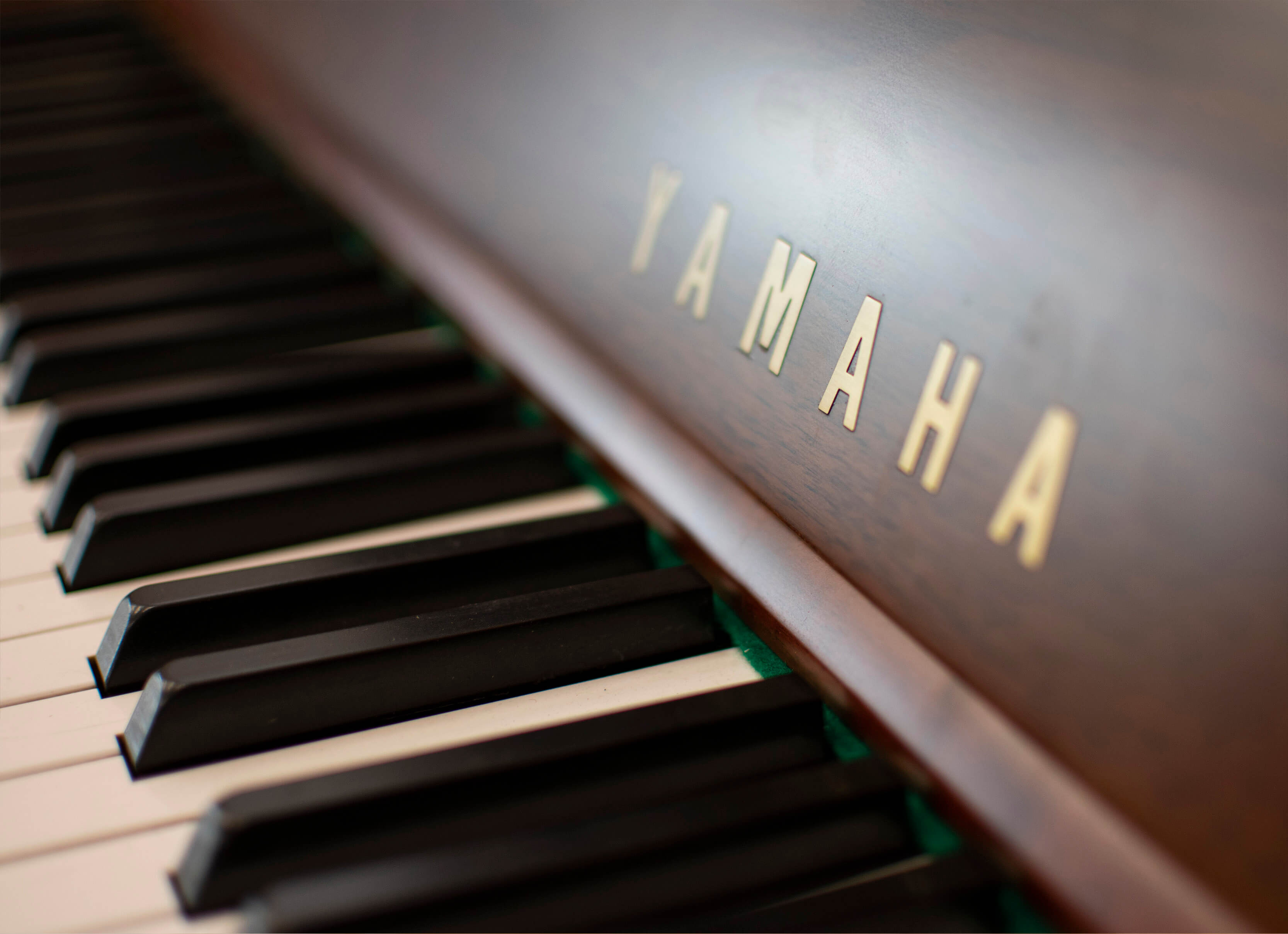 二手直立式鋼琴