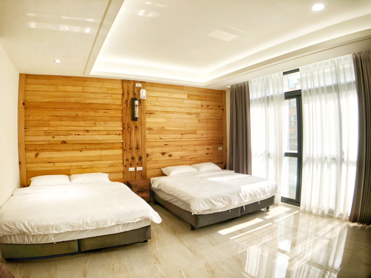 四人房(加大雙人床)