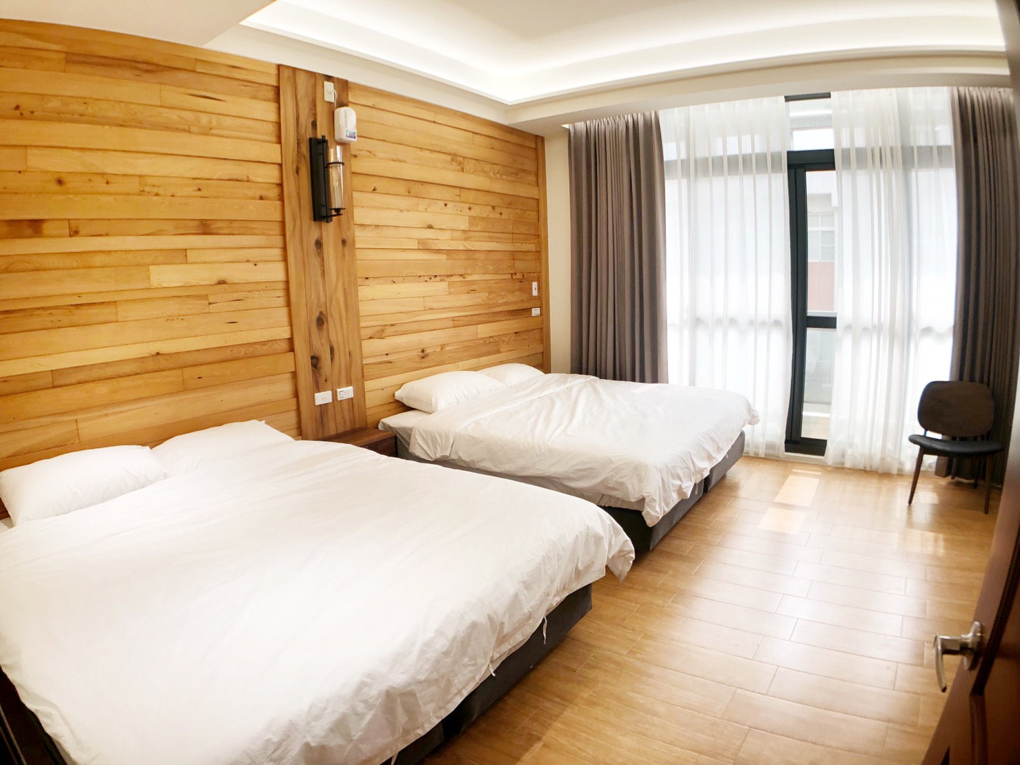 四人房(加大雙人床)