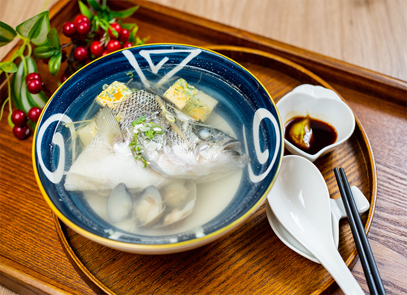 手作豆腐蛤蠣鱸魚湯(頭)