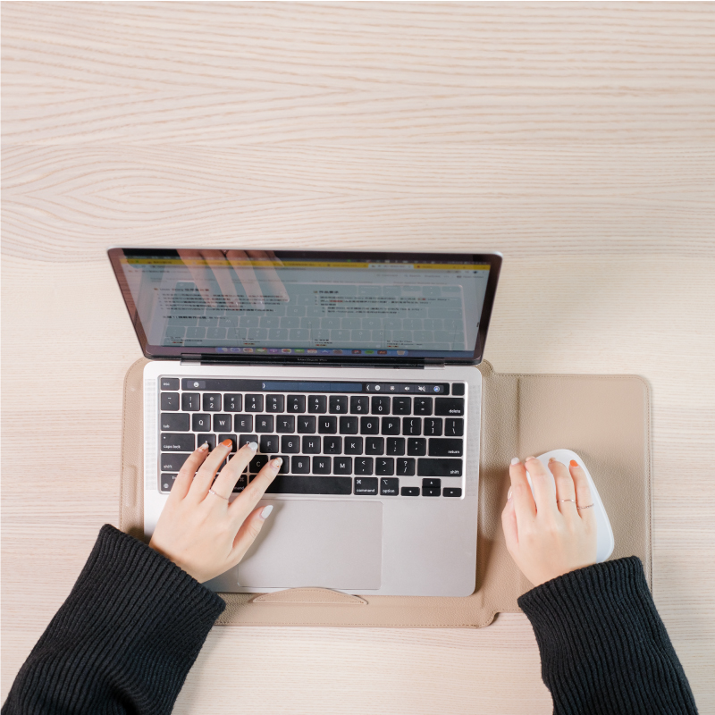 Transform支架式筆電包