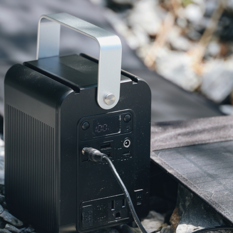 多功能行動電源供應器│小電寶